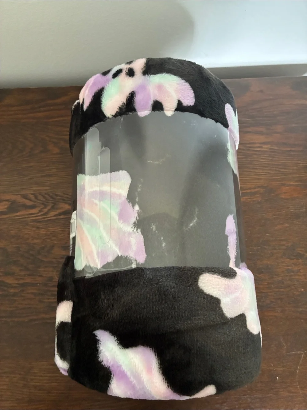 NWT-Black w/ Iridescent Ghosts, Bats, Cats & Dogs- Oversized Throw Blanket 60x72